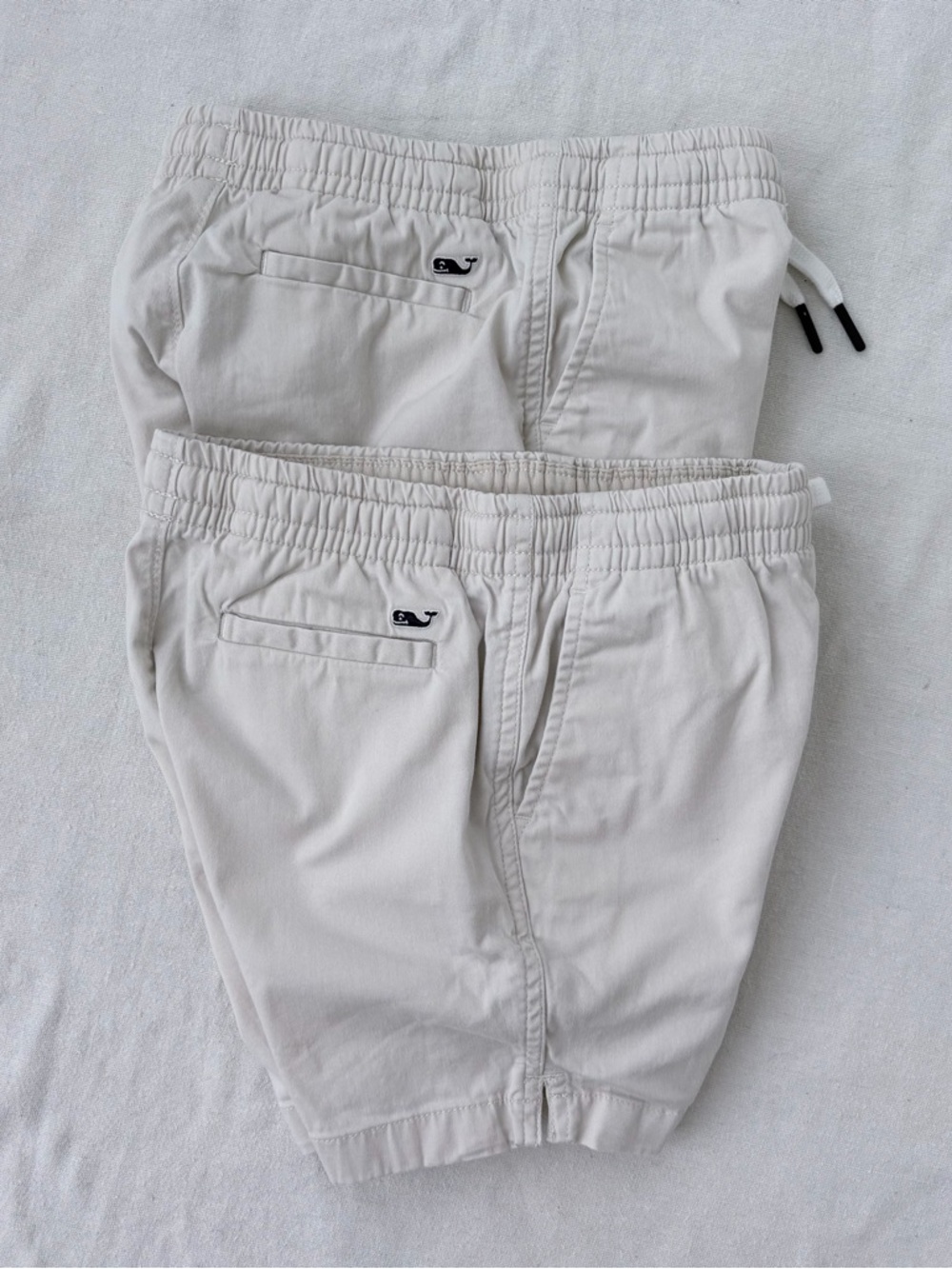 2 Vineyard Vines Kids Cream Drawstring Pull-On Shorts